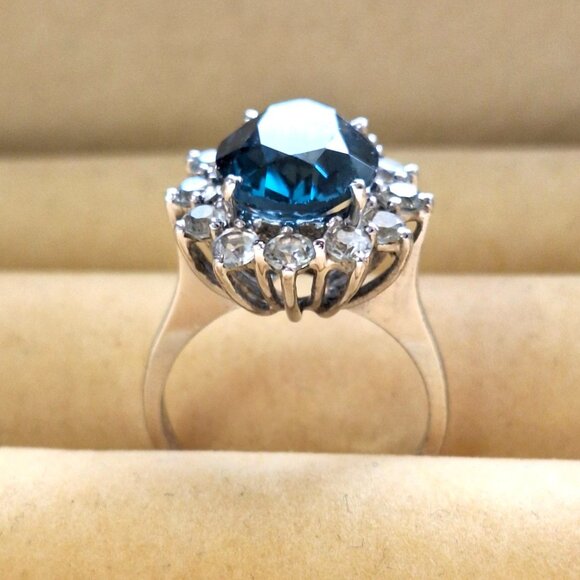 Blue Topaz Oval Cut Cluster Cocktail Ring Size 7 - Picture 1 of 11